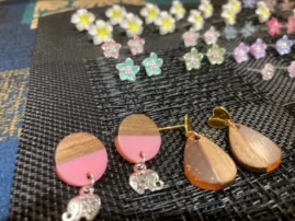 boucles résine bois